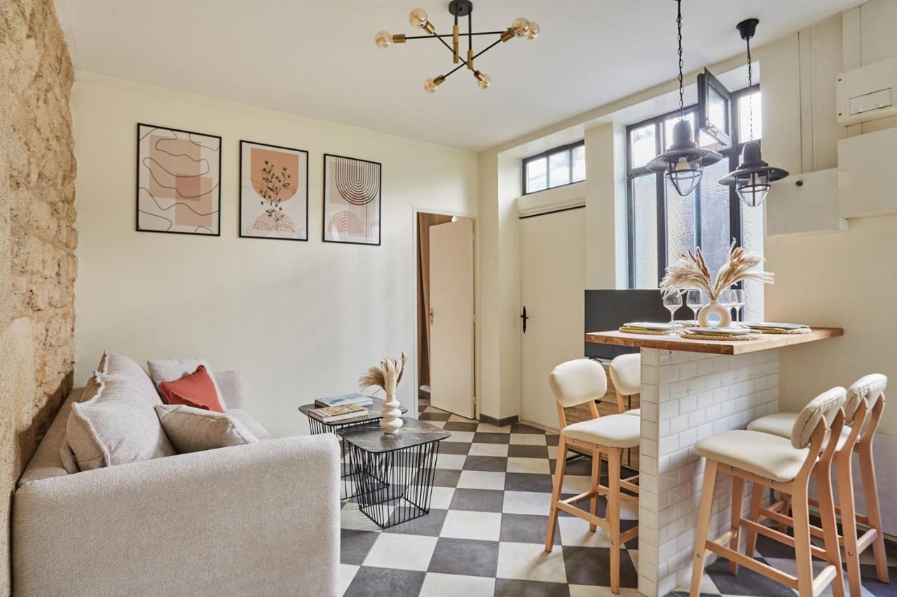 Apartment Center Of Paris By Studio Prestige Esterno foto